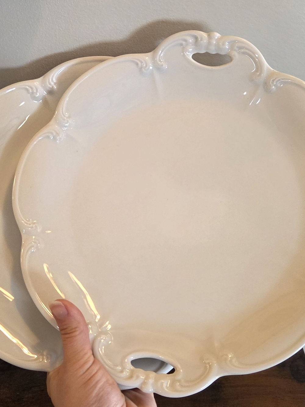 Elegant White Ceramic Scalloped Serving Platter with Handles